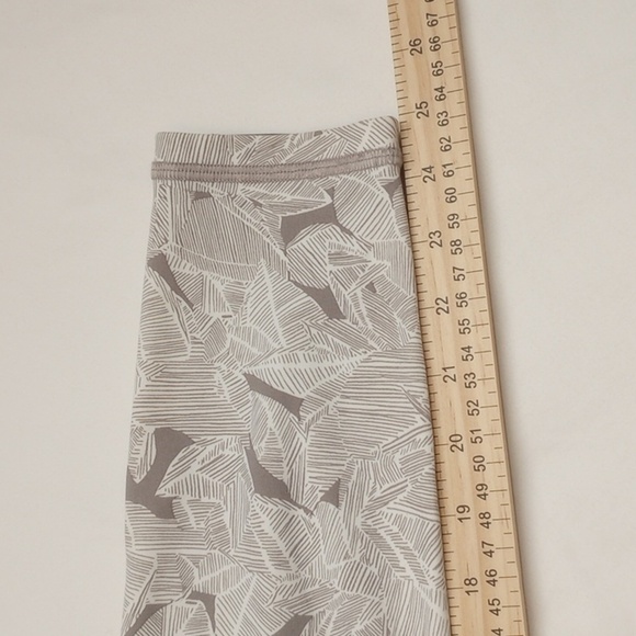 Athleta Womens Leggings Sz M Palms Up for Anything White Grey Pockets Workout - Picture 8 of 8